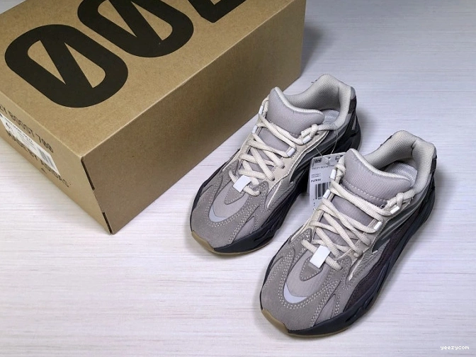 700 FU7914 Tephra Adidas v2 Yeezy Boost 0720